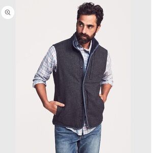 Faherty Vest Size Small